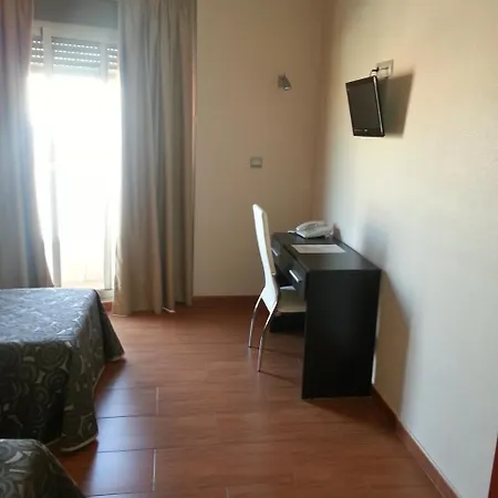 فندق Hotel Almoradi 3*