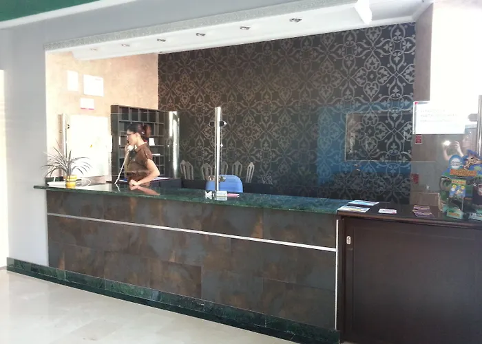 ホテル Hotel Almoradi 3*