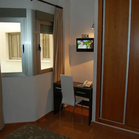 מלון Hotel Almoradi