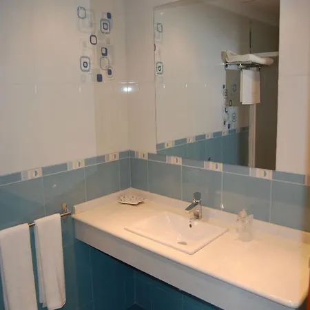 Hotel Almoradi מלון 3*