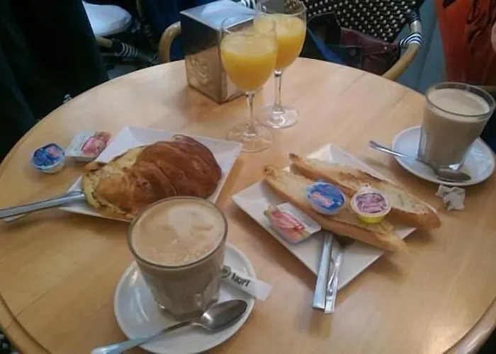 Hotel Almoradi 호텔 3*